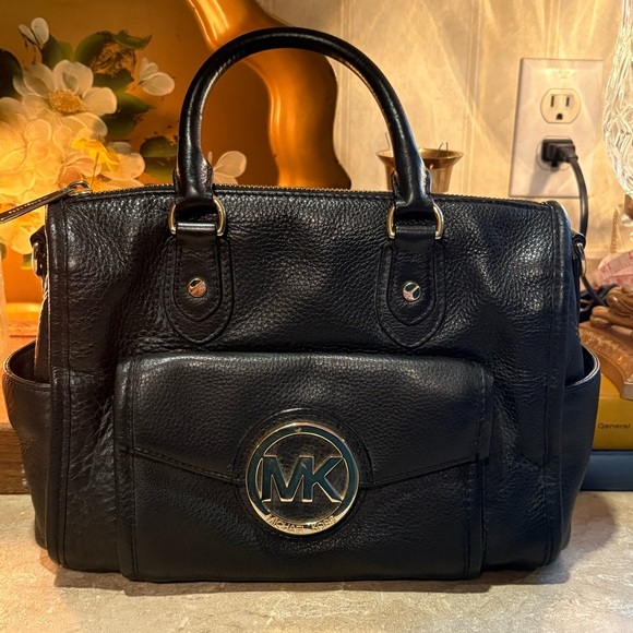 Michael Kors Black Leather - Picture 1 of 11